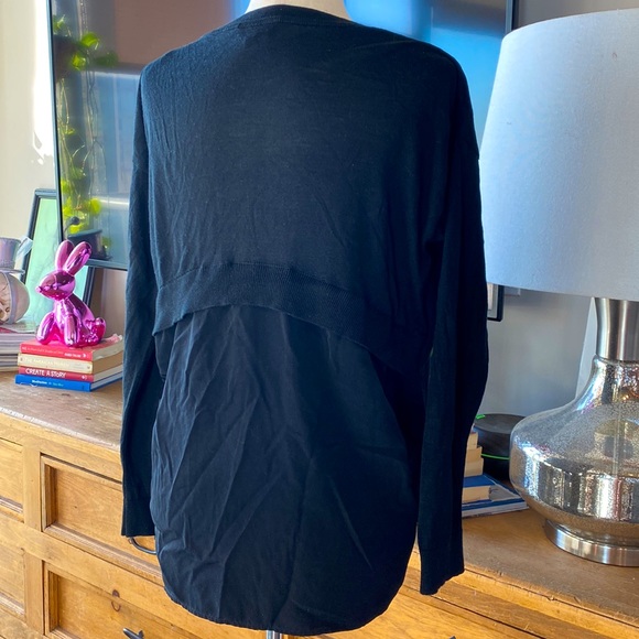 TopShop basic black Long black shirt with details in the back  Size 8 - Picture 4 of 8